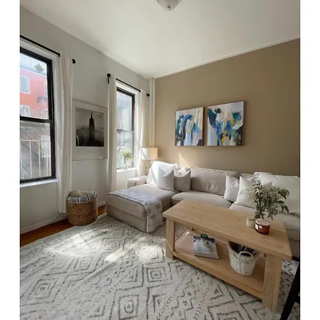 Beautiful 2Br - Heart Of Manhattan
